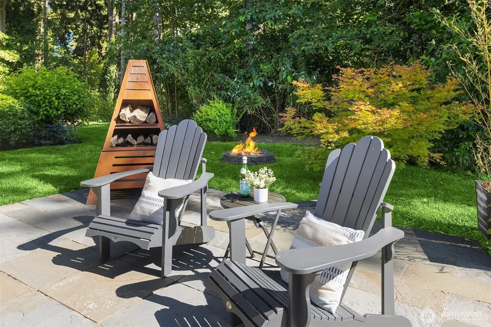 13874 LaVigne Court NE Bainbridge Island, WA 98110