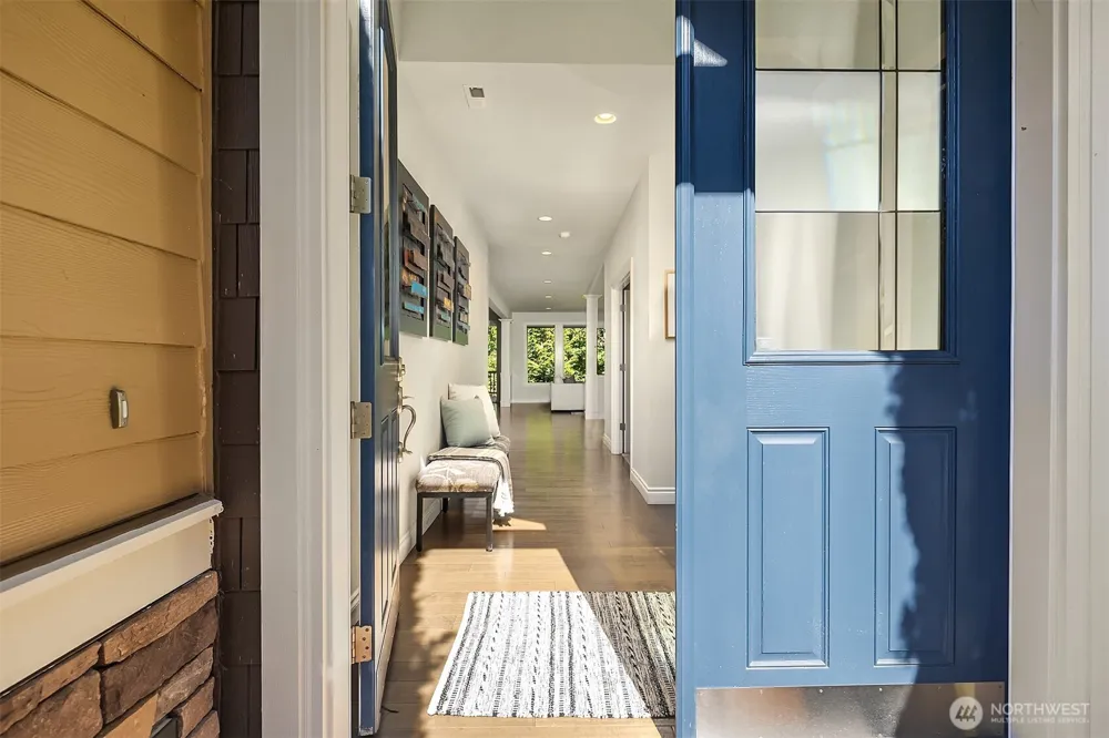 13874 LaVigne Court NE Bainbridge Island, WA 98110