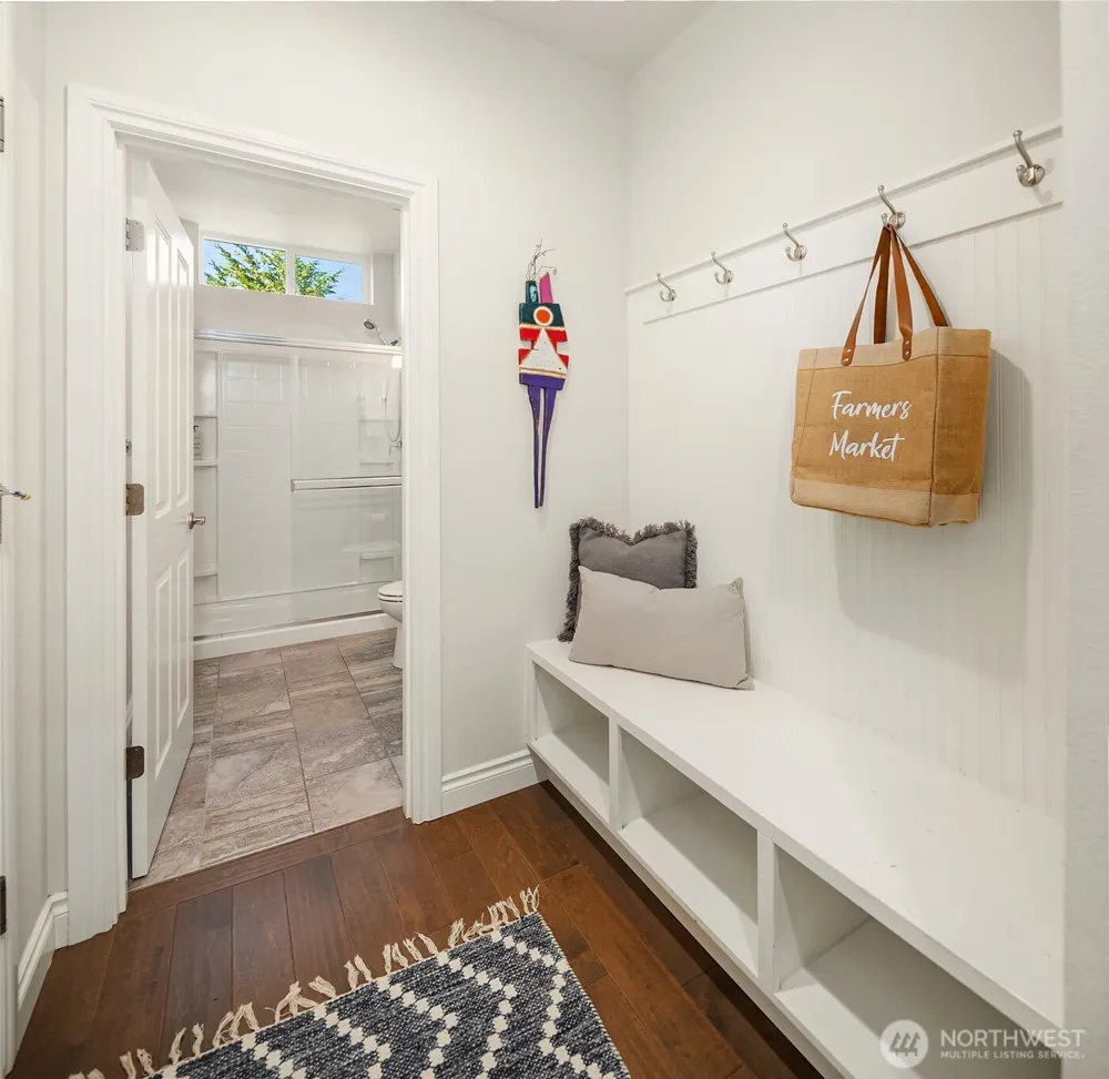 13874 LaVigne Court NE Bainbridge Island, WA 98110