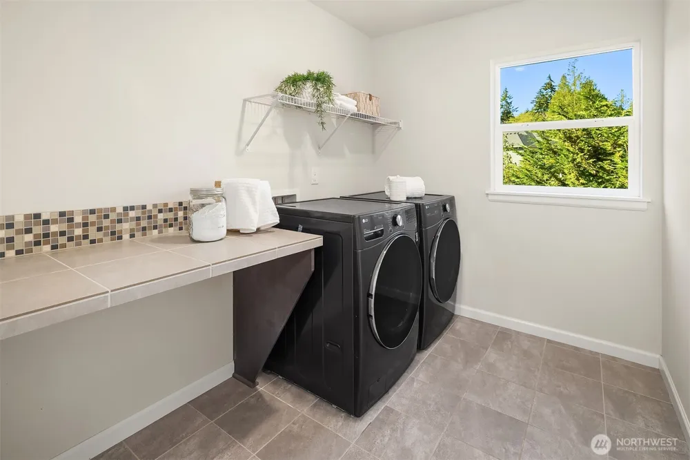 13874 LaVigne Court NE Bainbridge Island, WA 98110