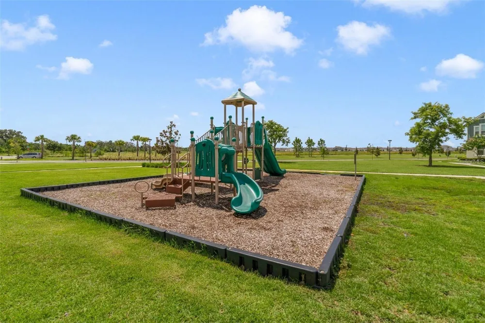 2735 SUMMER RETREAT LANE Kissimmee, FL 34744