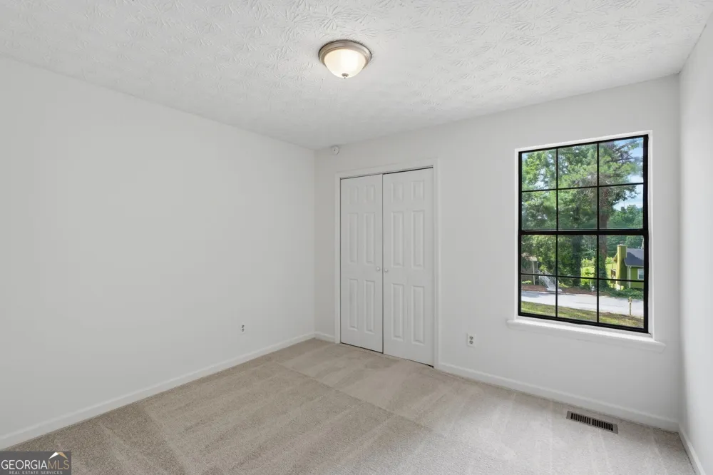 4050 Willow Ridge RD Douglasville, GA 30135