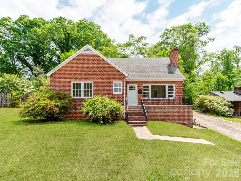 113 Falls Street Morganton, NC 28655