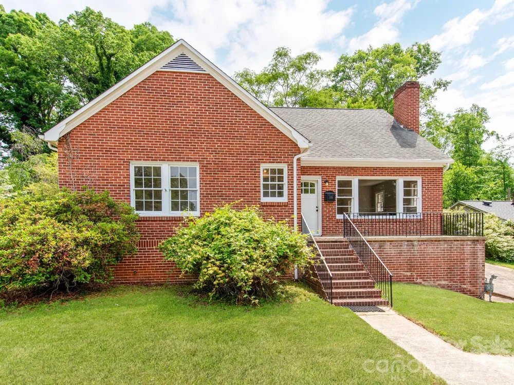113 Falls Street Morganton, NC 28655