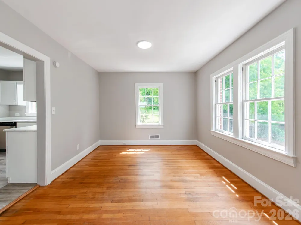113 Falls Street Morganton, NC 28655