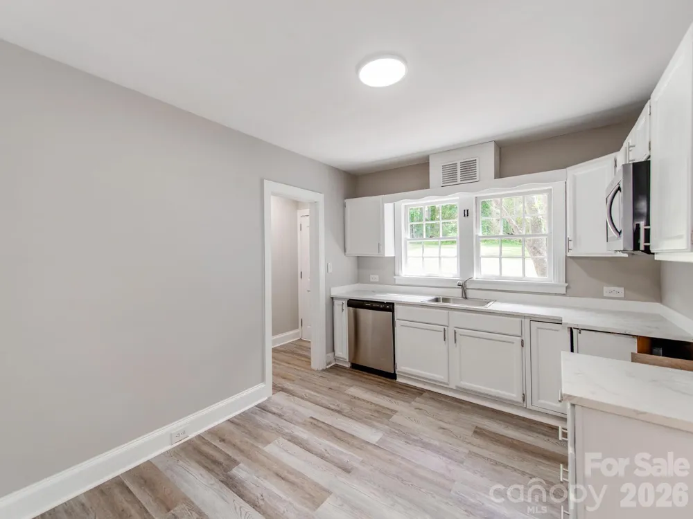113 Falls Street Morganton, NC 28655