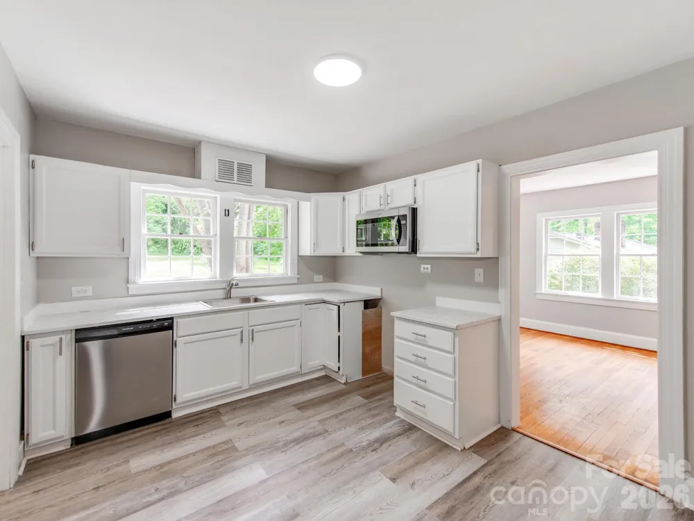113 Falls Street Morganton, NC 28655