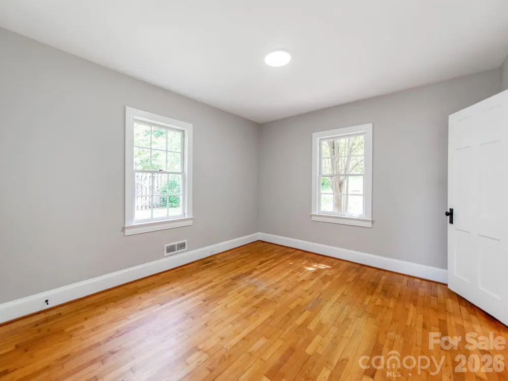 113 Falls Street Morganton, NC 28655