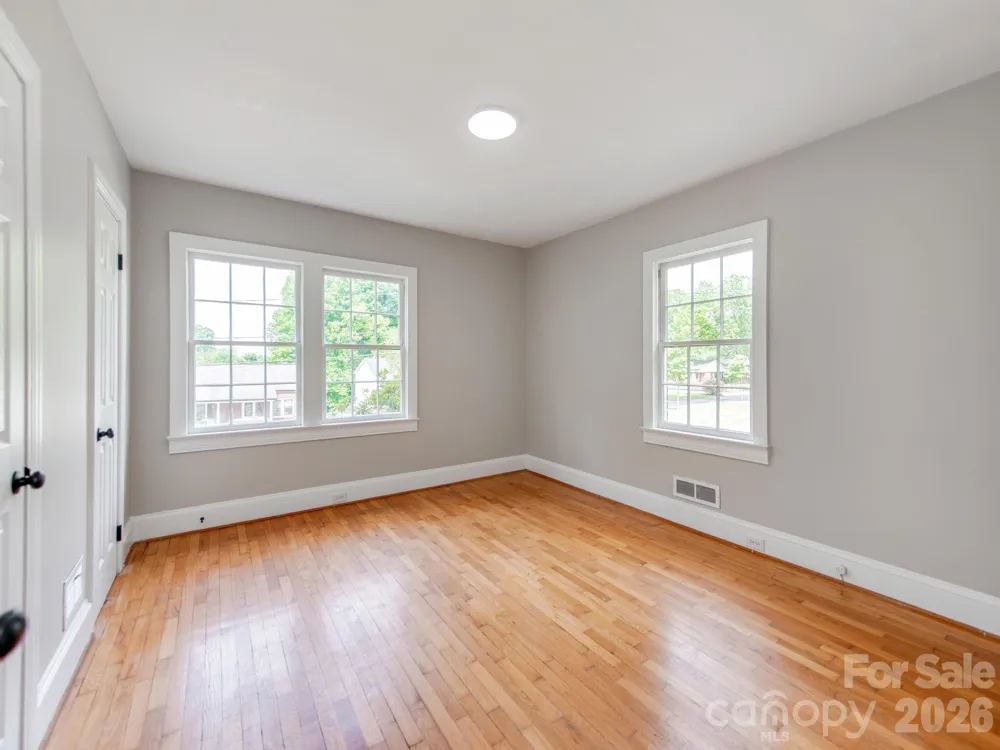 113 Falls Street Morganton, NC 28655