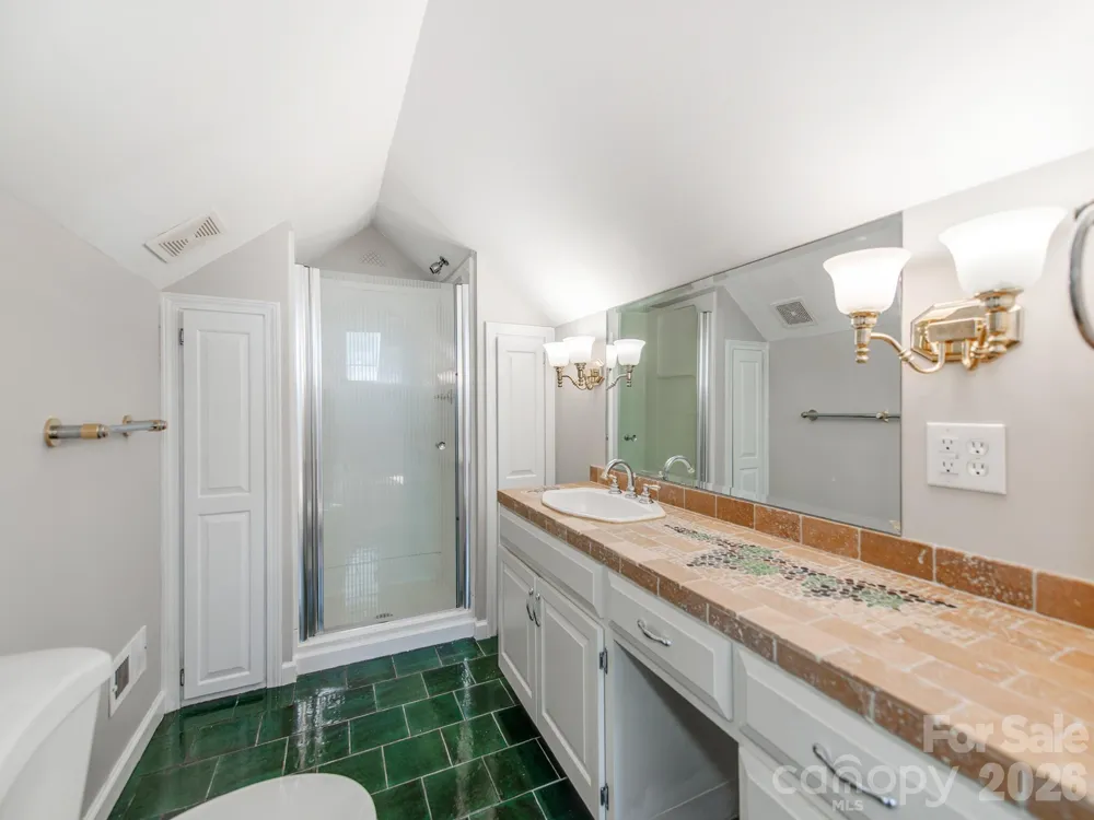 113 Falls Street Morganton, NC 28655