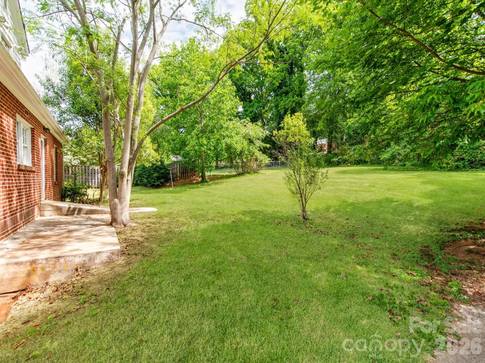 113 Falls Street Morganton, NC 28655