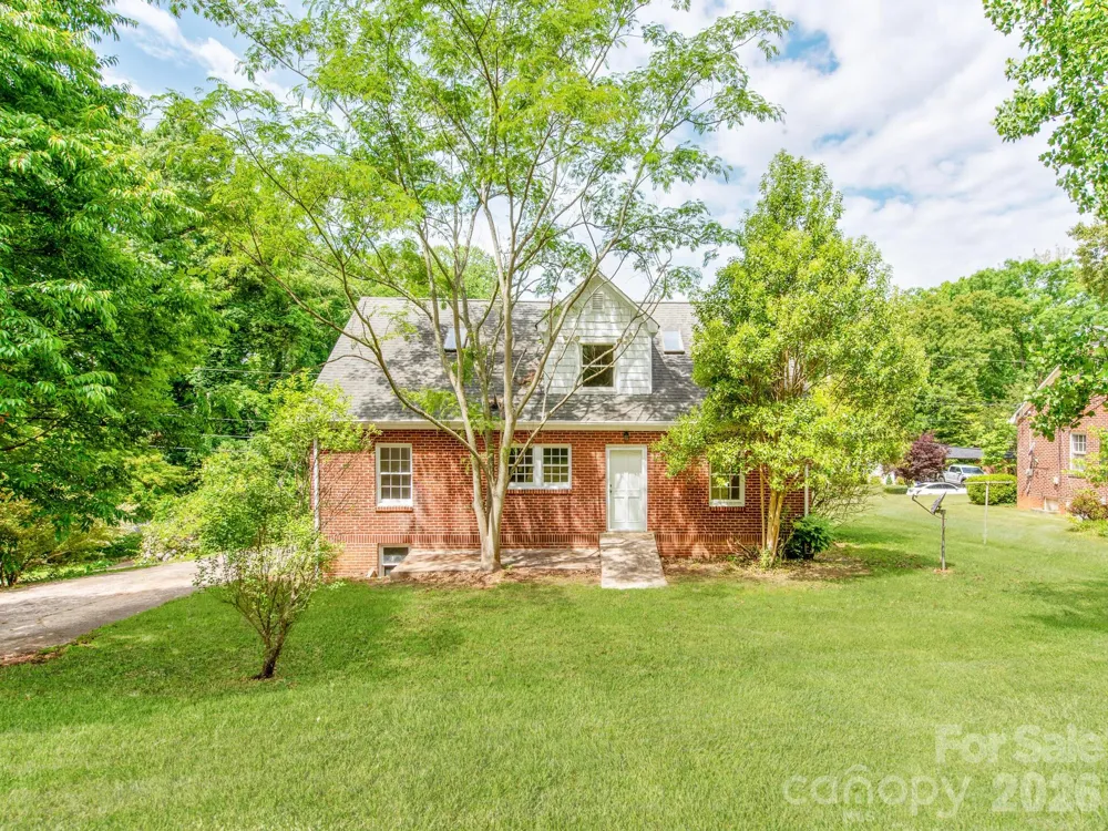 113 Falls Street Morganton, NC 28655