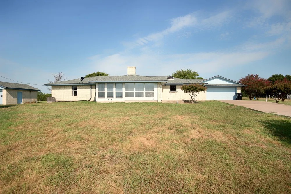 6883 County Road 4098 Kaufman, TX 75142