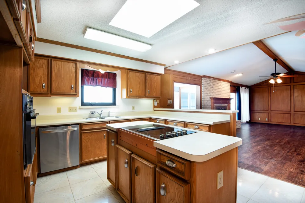 6883 County Road 4098 Kaufman, TX 75142