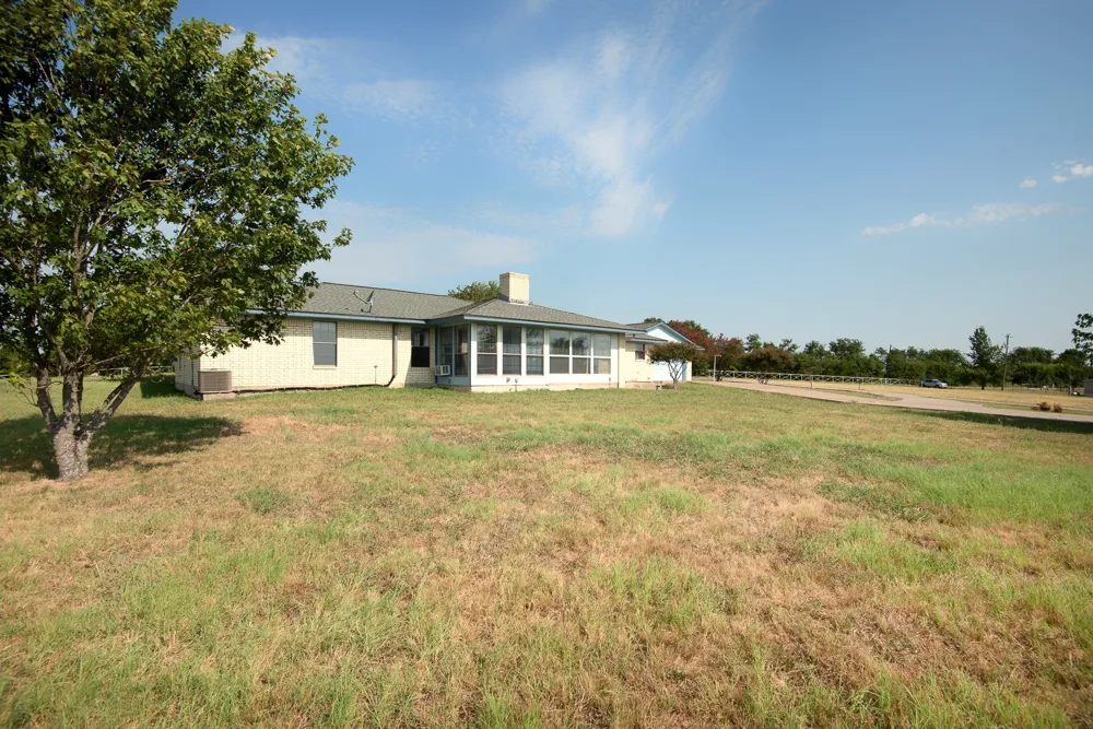 6883 County Road 4098 Kaufman, TX 75142