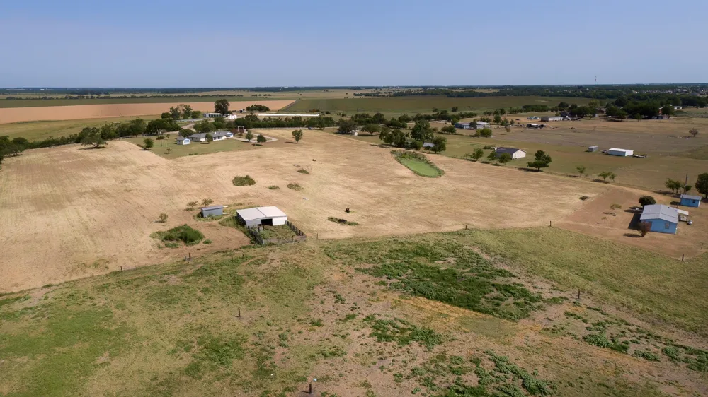 6883 County Road 4098 Kaufman, TX 75142
