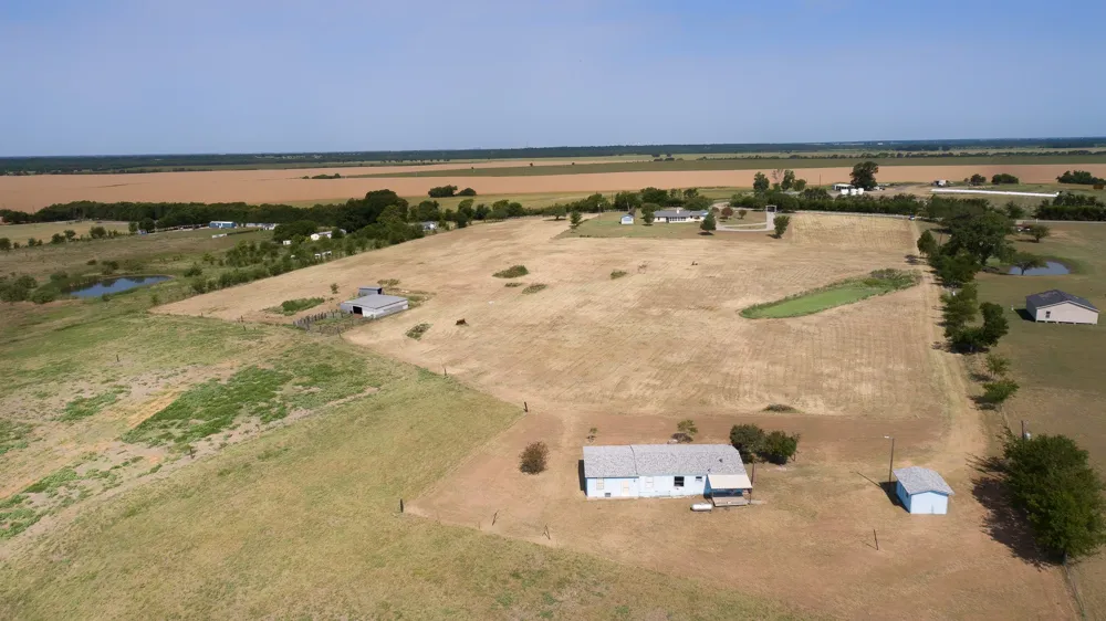 6883 County Road 4098 Kaufman, TX 75142