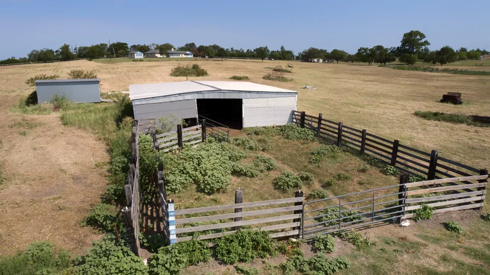 6883 County Road 4098 Kaufman, TX 75142