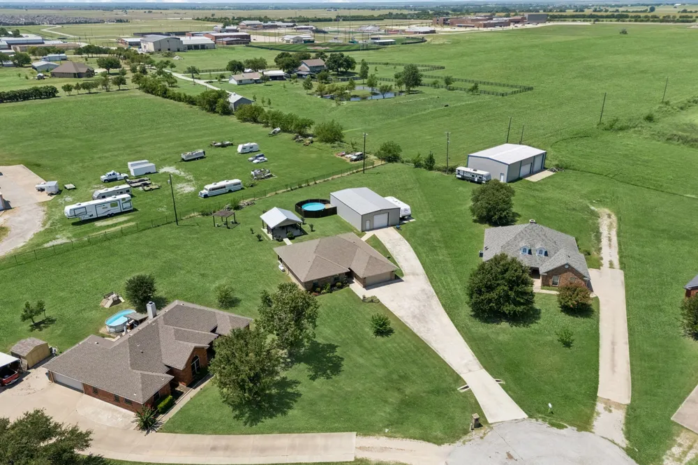 206 King George Way Ponder, TX 76259