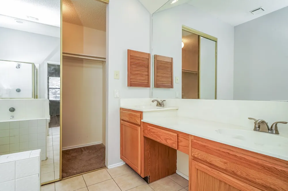 1323 Jasmine Drive Lewisville, TX 75077