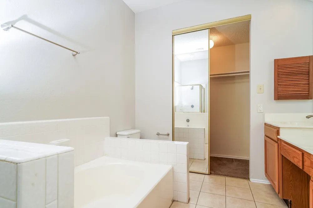 1323 Jasmine Drive Lewisville, TX 75077
