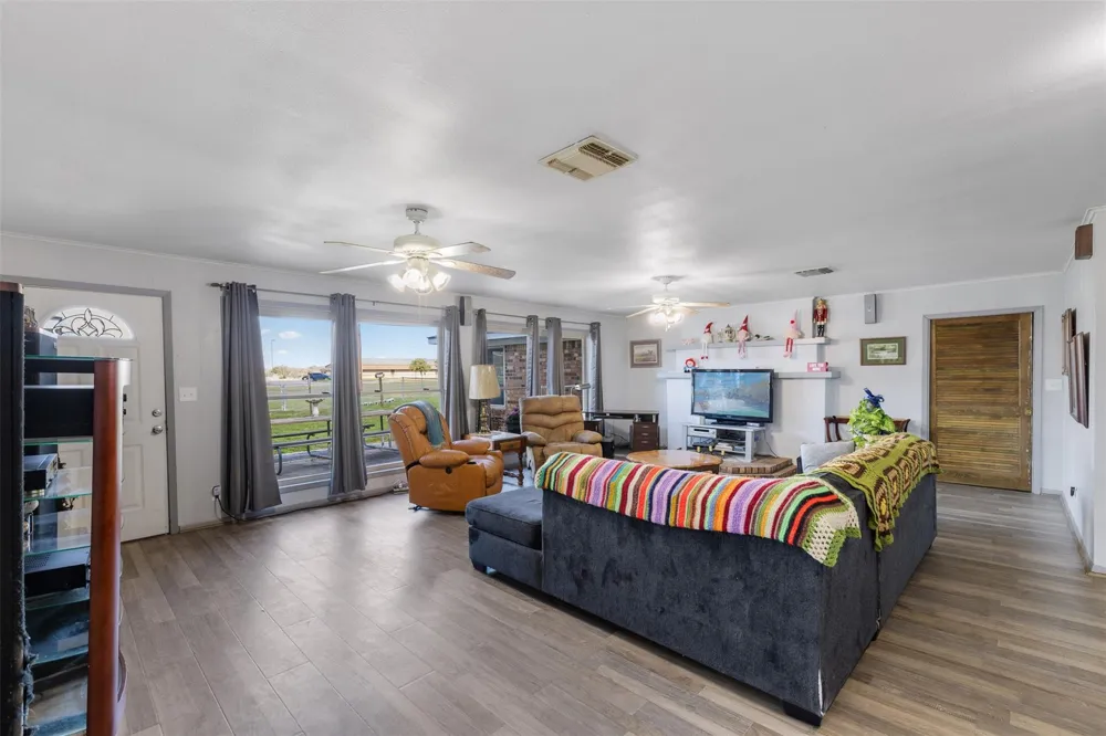 727 Partridge Lane Eagle Lake, TX 77434