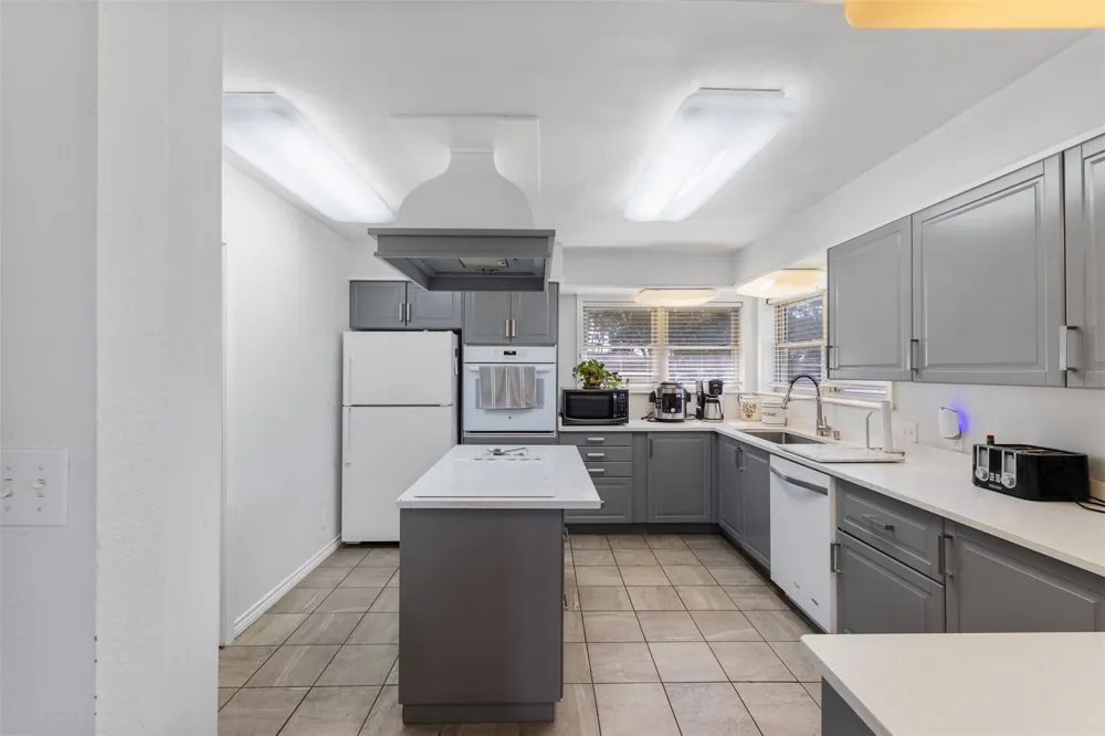 727 Partridge Lane Eagle Lake, TX 77434
