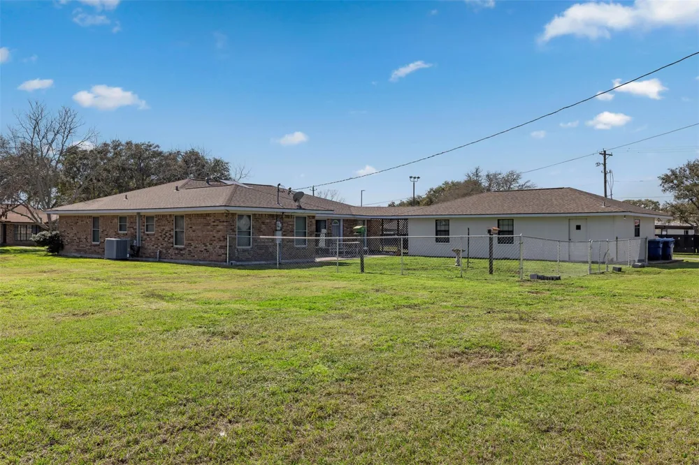727 Partridge Lane Eagle Lake, TX 77434