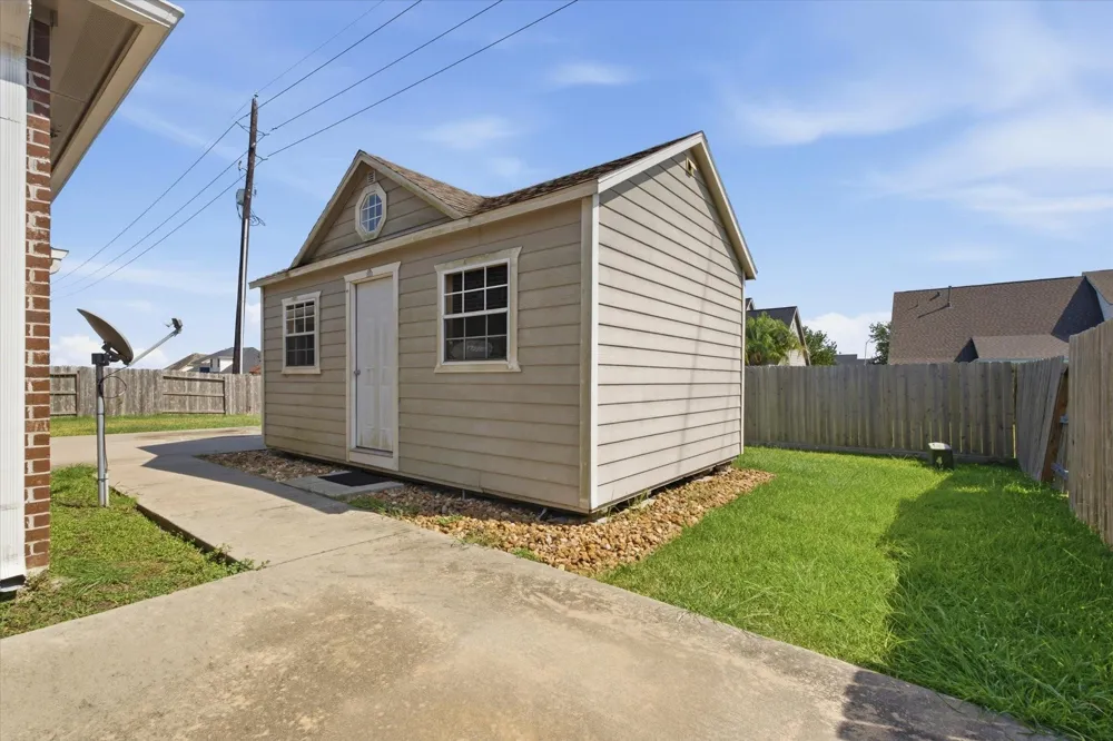 13930 Hawthorne Circle Mont Belvieu, TX 77523