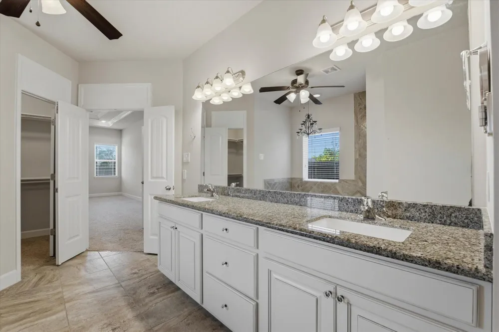 13930 Hawthorne Circle Mont Belvieu, TX 77523