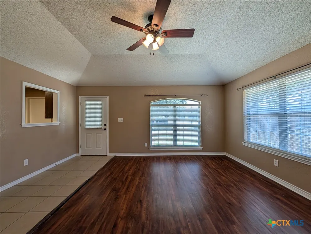 1644 W County Line Road New Braunfels, TX 78130