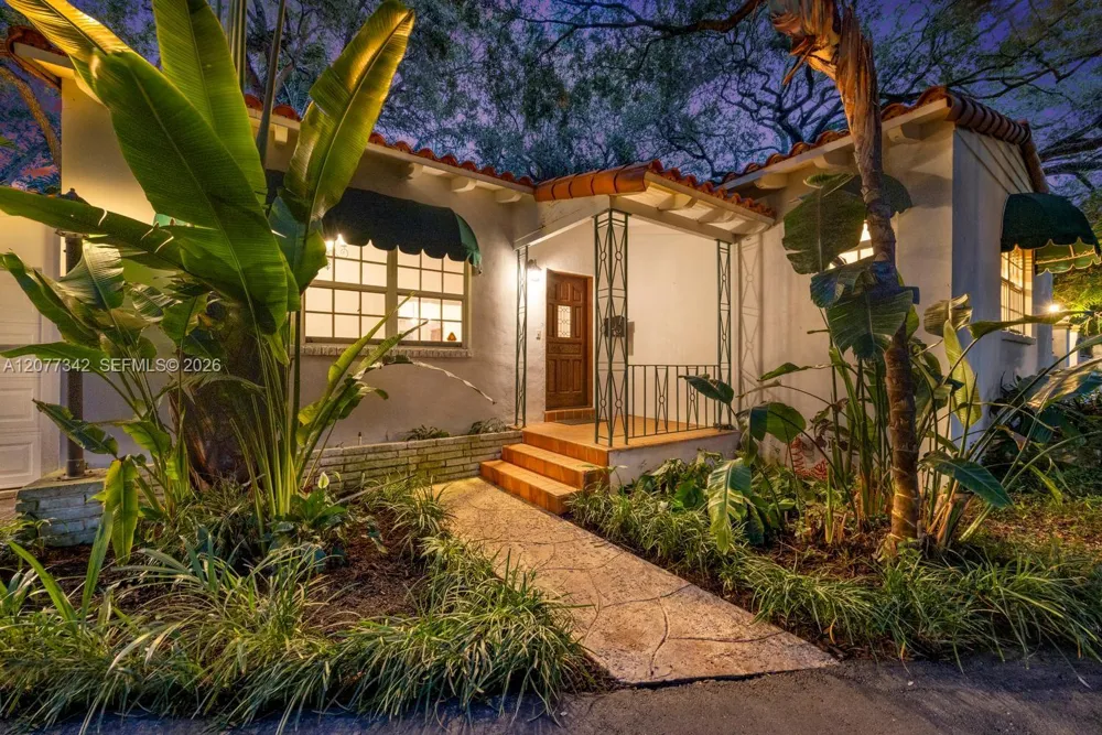 5111 Maggiore St Coral Gables, FL 33146