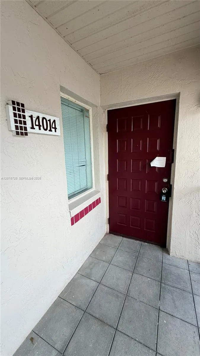 14014 SW 93rd Ln #14014 Miami, FL 33186