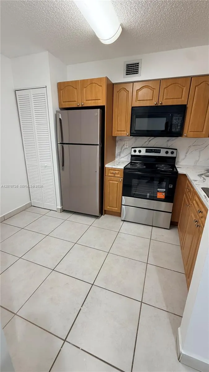 14014 SW 93rd Ln #14014 Miami, FL 33186
