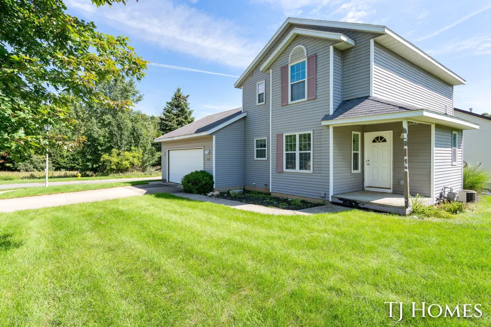 3519 Breezewood Drive SE Kentwood, MI 49512