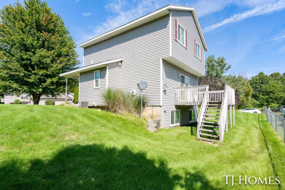 3519 Breezewood Drive SE Kentwood, MI 49512