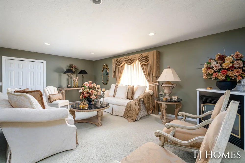 3519 Breezewood Drive SE Kentwood, MI 49512