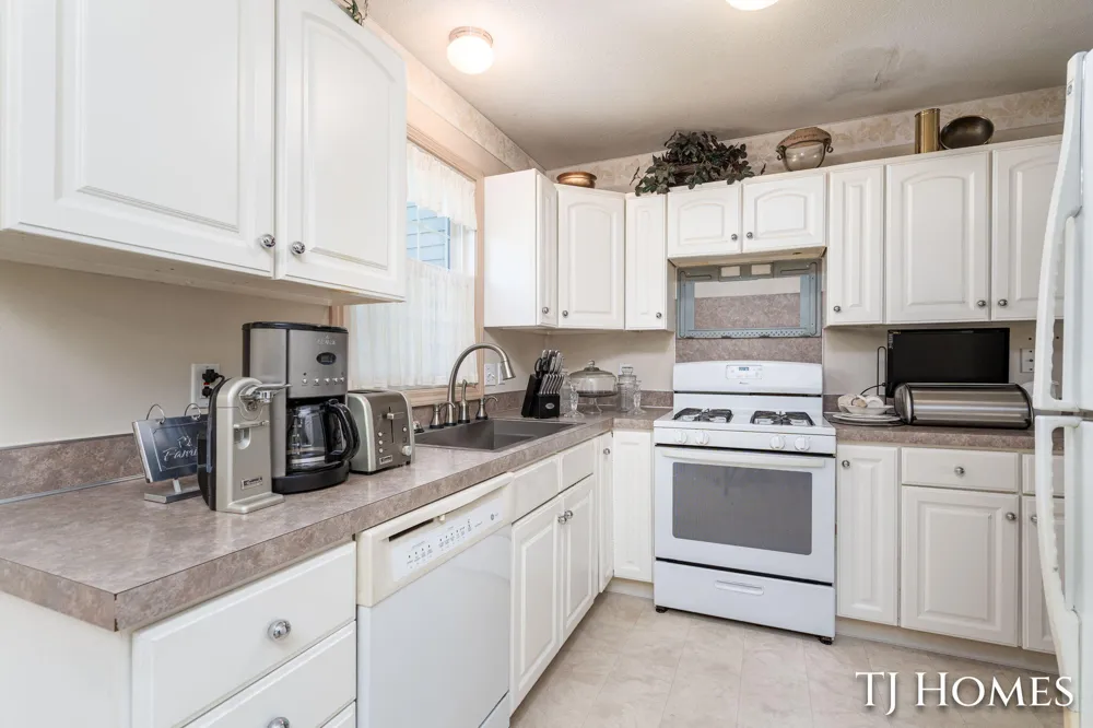 3519 Breezewood Drive SE Kentwood, MI 49512