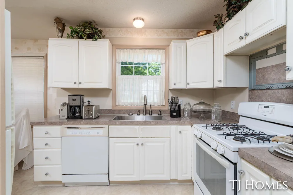 3519 Breezewood Drive SE Kentwood, MI 49512