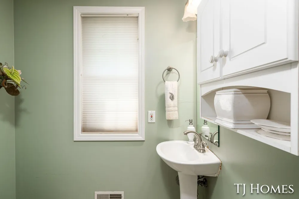3519 Breezewood Drive SE Kentwood, MI 49512