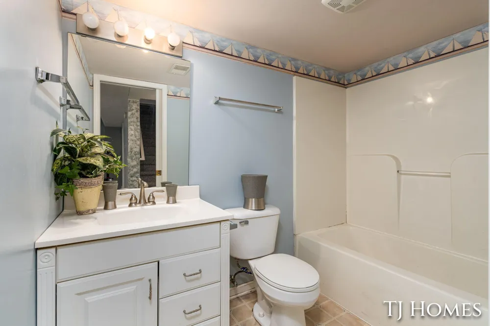 3519 Breezewood Drive SE Kentwood, MI 49512