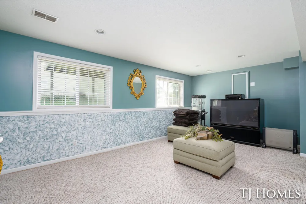 3519 Breezewood Drive SE Kentwood, MI 49512