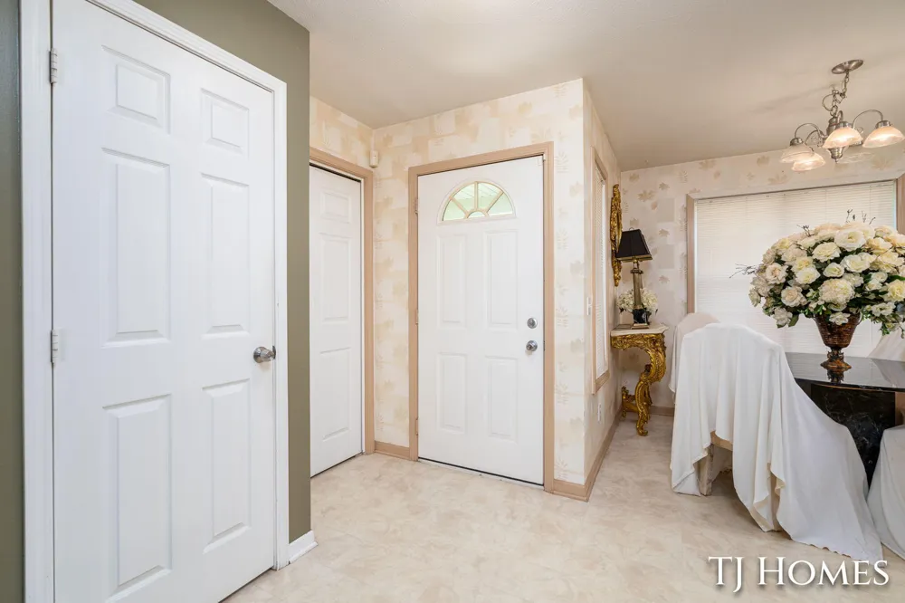 3519 Breezewood Drive SE Kentwood, MI 49512