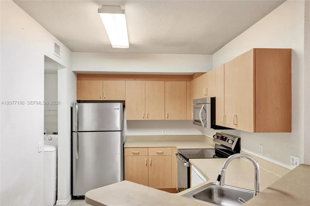202 Belmont Ln #202 North Lauderdale, FL 33068