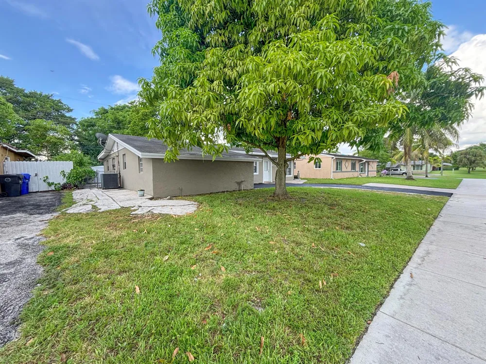 6720 SW 17TH STREET SW North Lauderdale, FL 33068