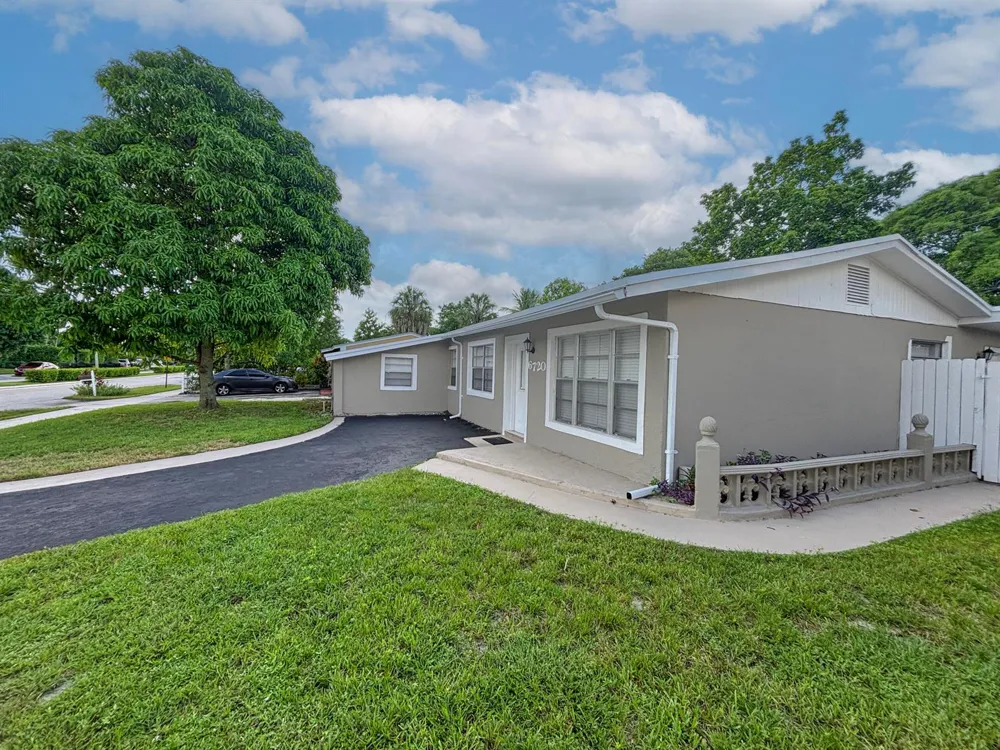 6720 SW 17TH STREET SW North Lauderdale, FL 33068