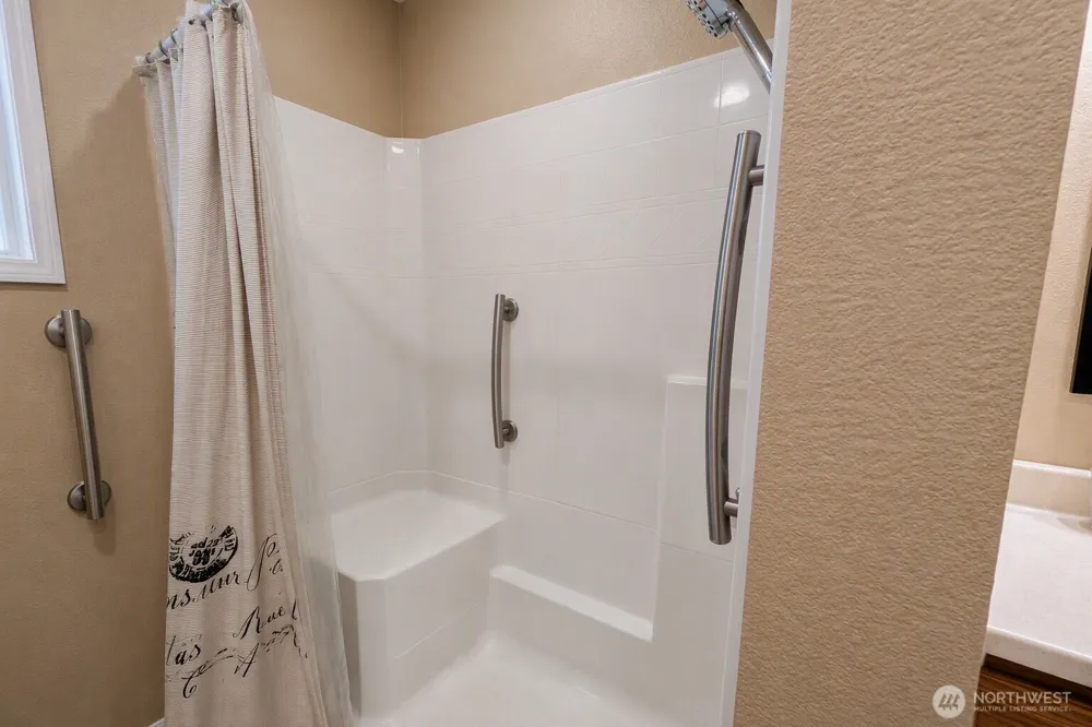 2302 Cedar Place Longview, WA 98632