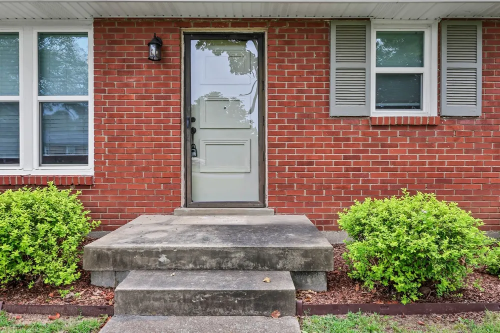 143 N Meadow Dr Clarksville, TN 37043