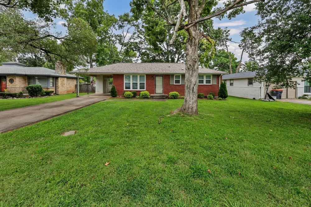 143 N Meadow Dr Clarksville, TN 37043