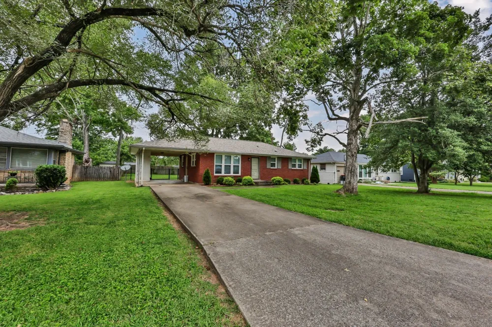 143 N Meadow Dr Clarksville, TN 37043